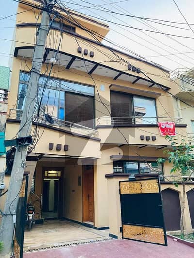 ائیرپورٹ ہاؤسنگ سوسائٹی راولپنڈی میں 4 کمروں کا 5 مرلہ مکان 1.8 کروڑ میں برائے فروخت۔