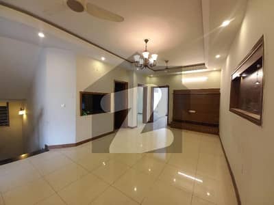 بحریہ ٹاؤن فیز 4 بحریہ ٹاؤن راولپنڈی,راولپنڈی میں 5 کمروں کا 10 مرلہ مکان 1.4 لاکھ میں کرایہ پر دستیاب ہے۔ بحریہ ٹاؤن فیز 4 بحریہ ٹاؤن راولپنڈی,راولپنڈی میں 5 کمروں کا 10 مرلہ مکان 1.4 لاکھ میں کرایہ پر دستیاب ہے۔