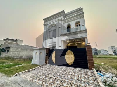 سٹی ہاؤسنگ سوسائٹی گوجرانوالہ میں 4 کمروں کا 5 مرلہ مکان 1.8 کروڑ میں برائے فروخت۔
