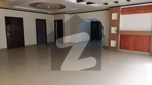 گارڈن ٹاؤن - اورنگزیب بلاک گارڈن ٹاؤن,لاہور میں 5 کمروں کا 1 کنال مکان 7.75 کروڑ میں برائے فروخت۔