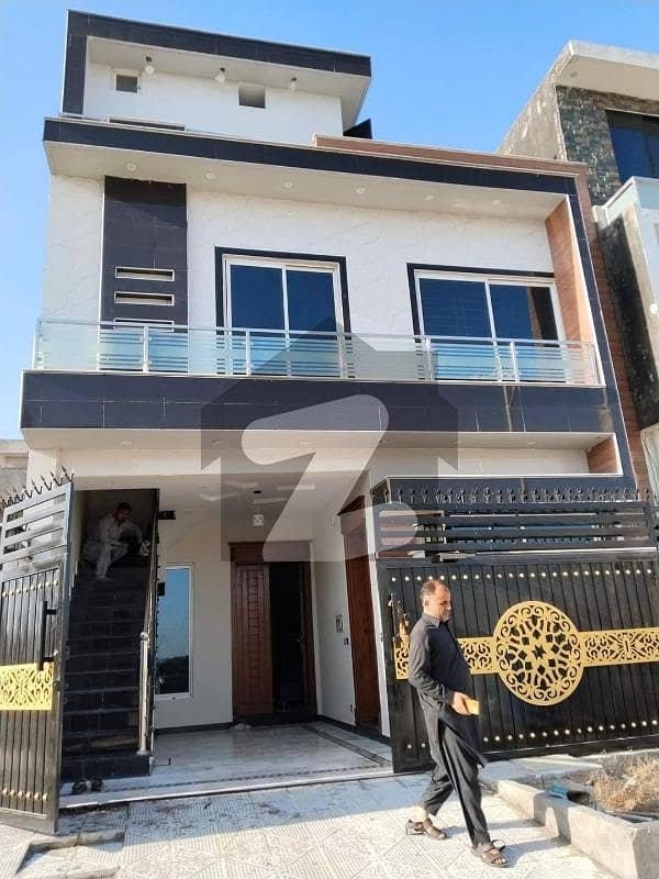 B-17 Multi Garden Islamabad 5 Marla House For Rent