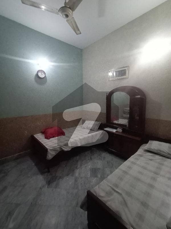 8 Marla lower portion available for rent in Muslim town 1 8 Marla lower portion available for rent in Muslim town 1