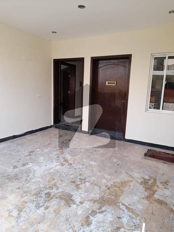 E-11 Double Unit 10 Marla 5 Bed House E-11 Double Unit 10 Marla 5 Bed House