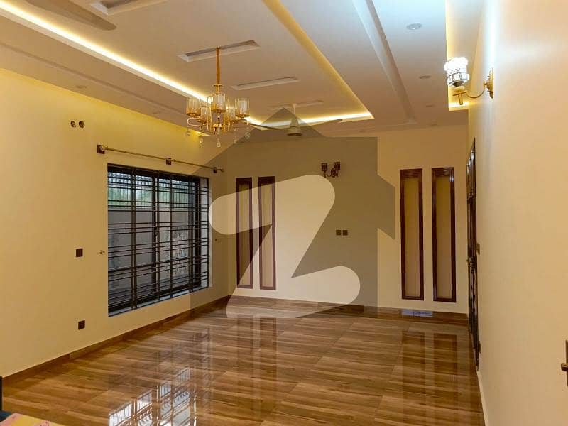 24 Marla House Available For Rent 24 Marla House Available For Rent