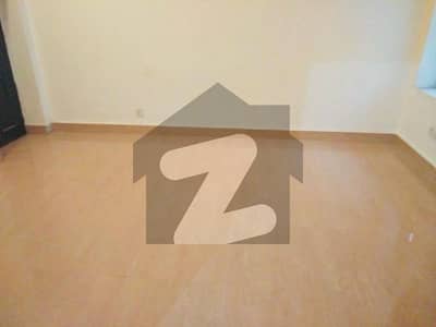 18 MARLA HOUSE IS AVAILABLE FOR RENT IN GULBERG