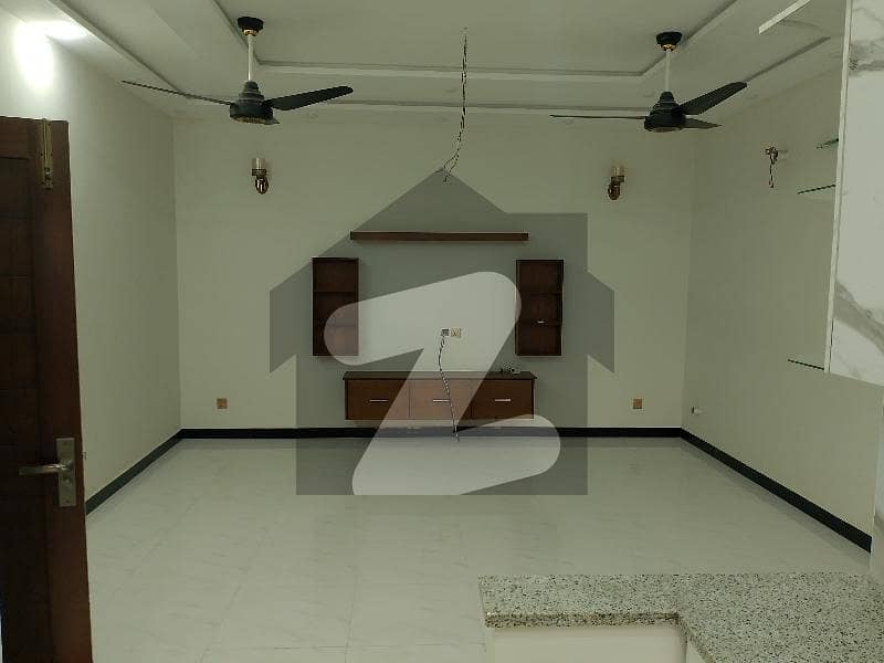 10 Marla First Floor Available For Rent 10 Marla First Floor Available For Rent