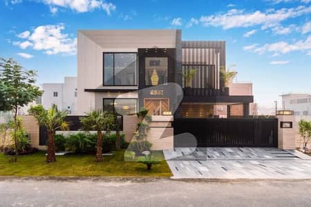 Luxurious 1 Kanal Home with Park Views in Dha phase 7