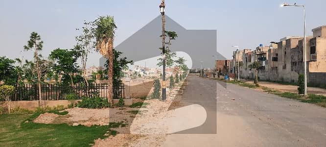 ایڈن ریزیڈینشیا ایڈن,لاہور میں 4 مرلہ رہائشی پلاٹ 50.0 لاکھ میں برائے فروخت۔