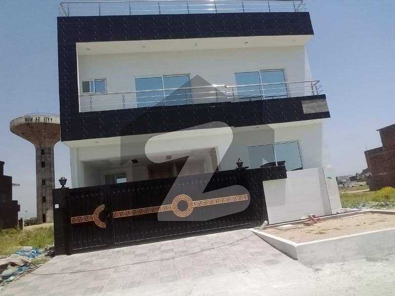 10 Marla Brand New House For Rent 10 Marla Brand New House For Rent