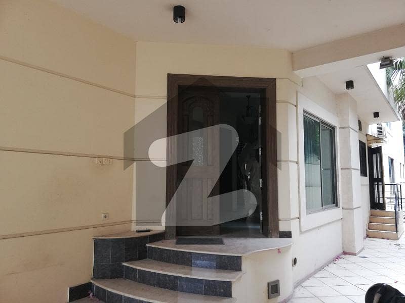 HOUSE FOER RENT IN F-7 HOUSE FOER RENT IN F-7