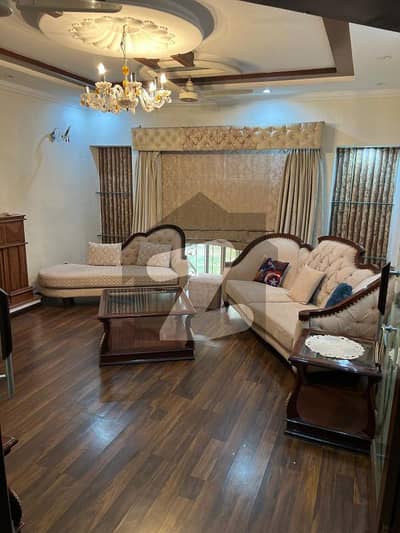 ڈی ایچ اے فیز 4 - بلاک ڈیڈی فیز 4,ڈیفنس (ڈی ایچ اے),لاہور میں 7 کمروں کا 1 کنال مکان 4.5 لاکھ میں کرایہ پر دستیاب ہے۔