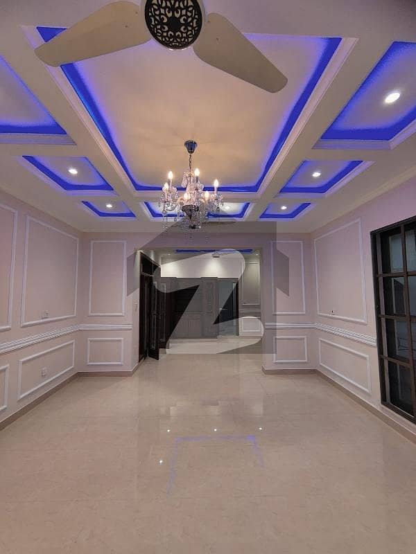 luxurious Upper portion available for rent