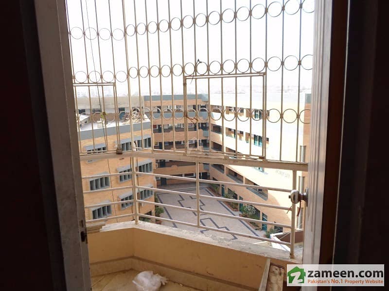5th Floor Flat Is Available For Rent