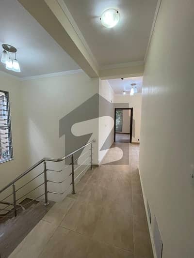 Defence Villa 3 Bed Dha Transfer Sec F Dha 1 Near To Mosque And Park