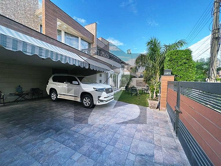 One Kanal Slightly Used Bungalow At Hot Location One Kanal Slightly Used Bungalow At Hot Location