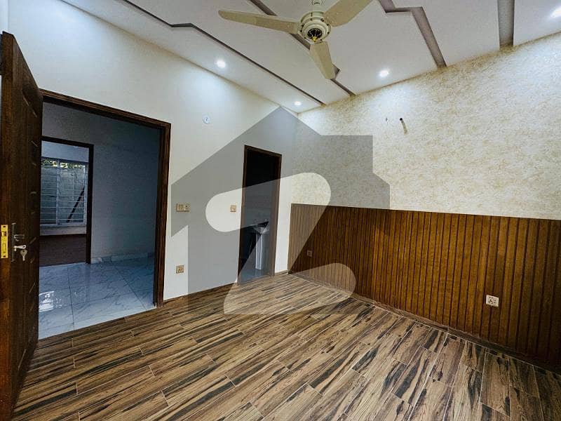 3 Marla, 2 bed Elite Unit at affordable price FIRST FLOOR FACING PARK