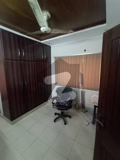 For Office 2 Bed Flat Available For Rent