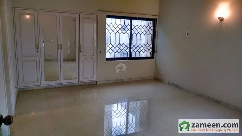 500 Yard Bunglow For Rent
