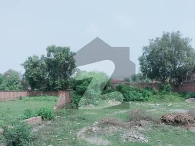 Prime Location 8 Kanal Farm House Land For Sale On Bedian Road