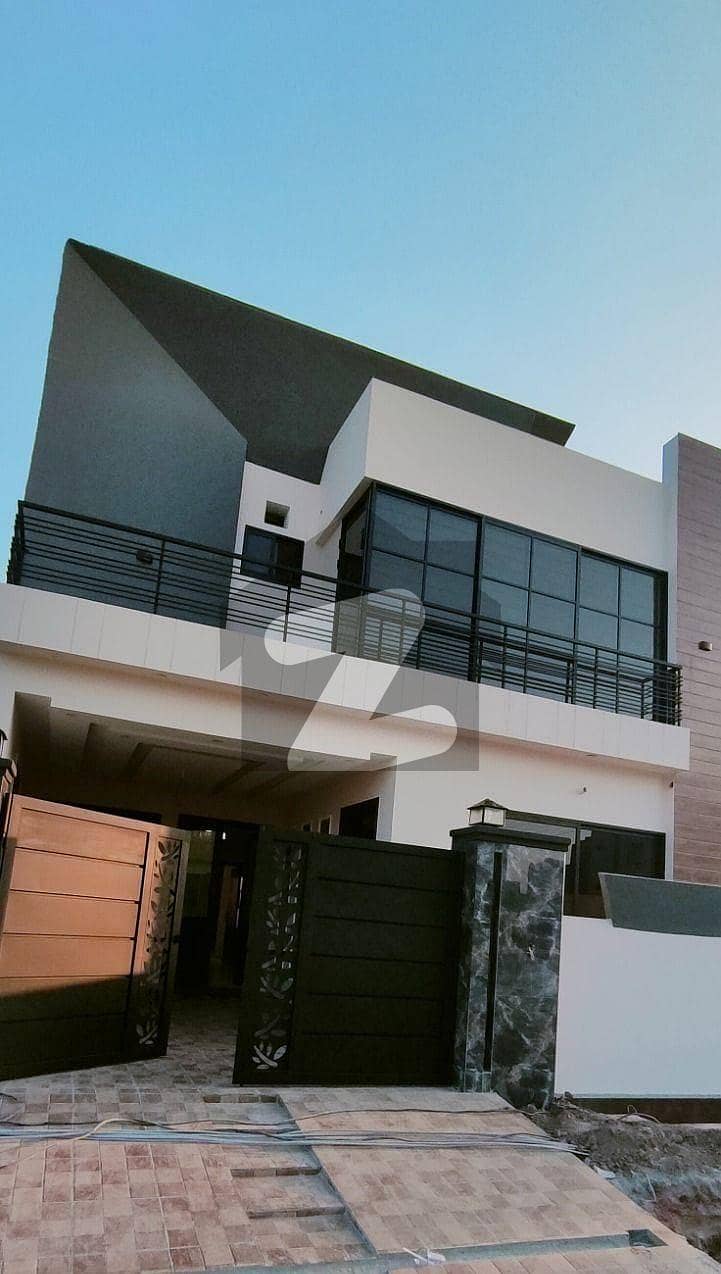 MANIK BLOCK 5.33 MARLA HOUSE AVAILABLE MANIK BLOCK 5.33 MARLA HOUSE AVAILABLE