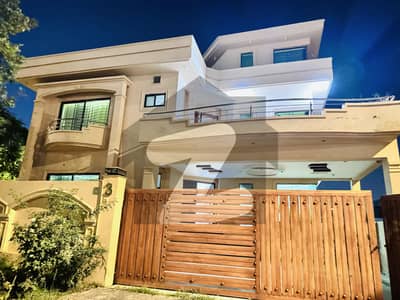 1 Kanal Triple Unit Fully Furnished House For Rent