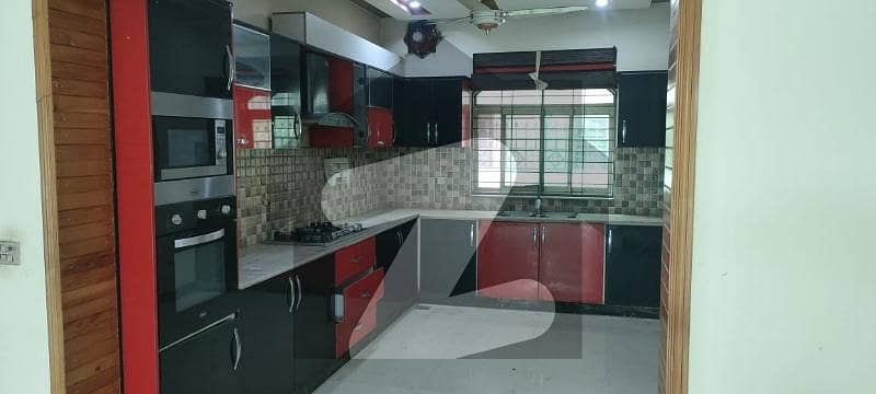 1 kanal house available for rent