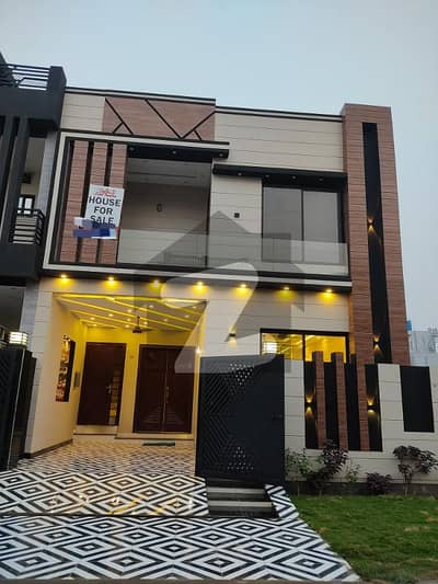 پارک ویو سٹی ۔ روز بلاک پارک ویو سٹی,لاہور میں 4 کمروں کا 5 مرلہ مکان 2.15 کروڑ میں برائے فروخت۔