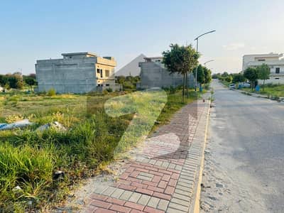 10 Marla Good Location Plot For Sale In Top City Block D