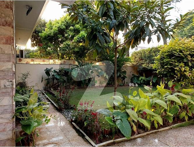 ای ۔ 7 اسلام آباد میں 6 کمروں کا 1 کنال مکان 62.5 کروڑ میں برائے فروخت۔ ای ۔ 7 اسلام آباد میں 6 کمروں کا 1 کنال مکان 62.5 کروڑ میں برائے فروخت۔