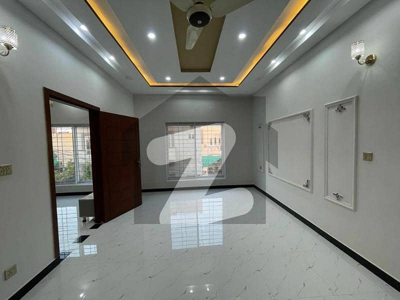 4 Marla 1st Floor For Rent In Military Main Boulevard Main College Road Lhr 4 Marla 1st Floor For Rent In Military Main Boulevard Main College Road Lhr