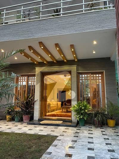 House Spread Over 600 Square Yards In North Nazimabad - Block L Available