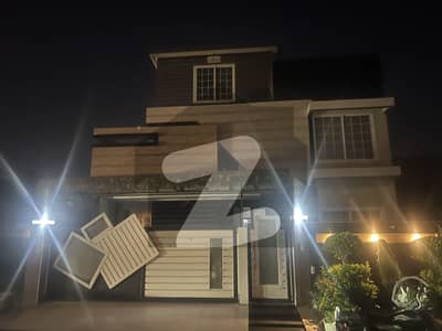 10 Marla Brand New House For Rent