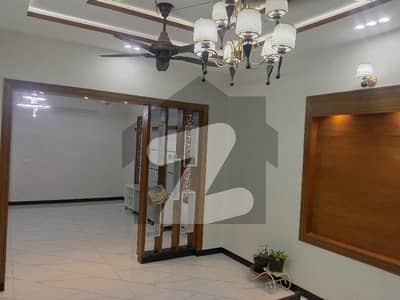 سوان گارڈن ۔ بلاک ایچ سوان گارڈن,اسلام آباد میں 10 مرلہ مکان 4.15 کروڑ میں برائے فروخت۔ سوان گارڈن ۔ بلاک ایچ سوان گارڈن,اسلام آباد میں 10 مرلہ مکان 4.15 کروڑ میں برائے فروخت۔