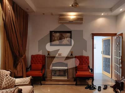 ایف ۔ 10 اسلام آباد میں 6 کمروں کا 1 کنال مکان 19.0 کروڑ میں برائے فروخت۔ ایف ۔ 10 اسلام آباد میں 6 کمروں کا 1 کنال مکان 19.0 کروڑ میں برائے فروخت۔