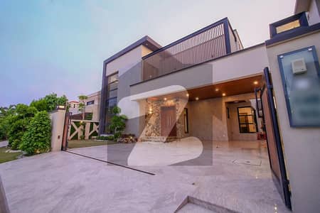 KANAL EYE CATCHING SUPERB LUXURY BUNGALOW FOR SALE near JALA SONS