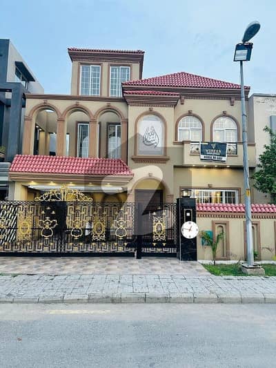 بحریہ ٹاؤن نرگس بلاک بحریہ ٹاؤن سیکٹر سی,بحریہ ٹاؤن,لاہور میں 5 کمروں کا 10 مرلہ مکان 4.15 کروڑ میں برائے فروخت۔ بحریہ ٹاؤن نرگس بلاک بحریہ ٹاؤن سیکٹر سی,بحریہ ٹاؤن,لاہور میں 5 کمروں کا 10 مرلہ مکان 4.15 کروڑ میں برائے فروخت۔