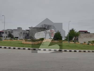 5 Marla Plot Builder Location For SALE In Block M7B Lake City Lahore