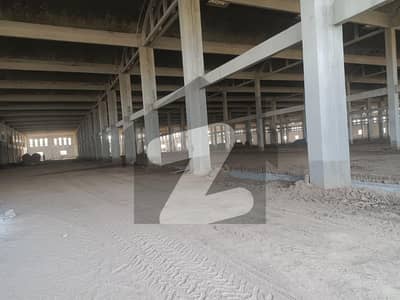 Exceptional 250,000 Sq Ft Warehouse | Ample Parking & Offices | Faisalabad Industrial Zone