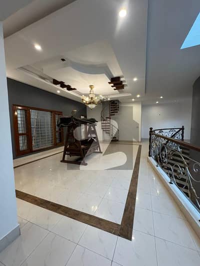 ڈی ایچ اے فیز 7 ڈی ایچ اے ڈیفینس,کراچی میں 5 کمروں کا 1 کنال مکان 4.5 لاکھ میں کرایہ پر دستیاب ہے۔