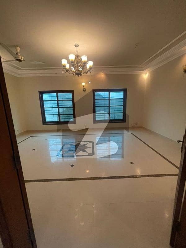 600 YARD FIRST FLOOR PORTION FOR RANT 4 BADROOM 600 YARD FIRST FLOOR PORTION FOR RANT 4 BADROOM