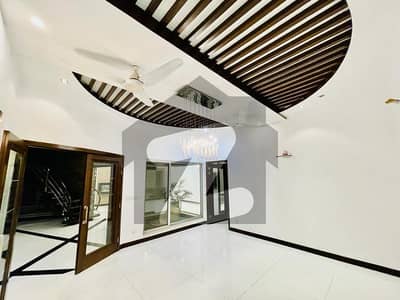 DEFENCE ONE KANAL BEAUTIFUL HOUSE AT PRIME LOCATION FOR RENT IN DHA LAHORE