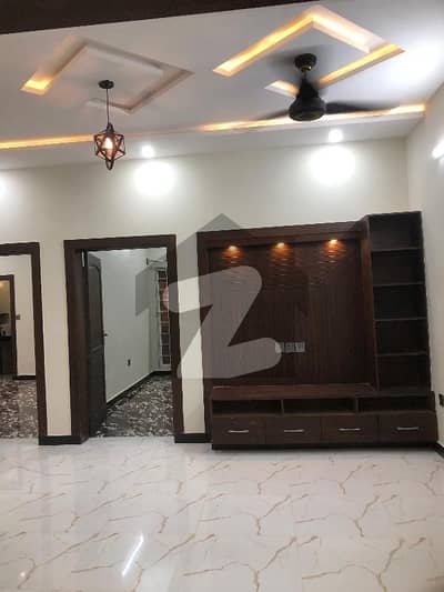 گلریز ہاؤسنگ سکیم راولپنڈی میں 4 کمروں کا 5 مرلہ مکان 2.15 کروڑ میں برائے فروخت۔