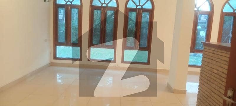 ایف ۔ 8 اسلام آباد میں 4 کمروں کا 1 کنال مکان 6.0 لاکھ میں کرایہ پر دستیاب ہے۔ ایف ۔ 8 اسلام آباد میں 4 کمروں کا 1 کنال مکان 6.0 لاکھ میں کرایہ پر دستیاب ہے۔