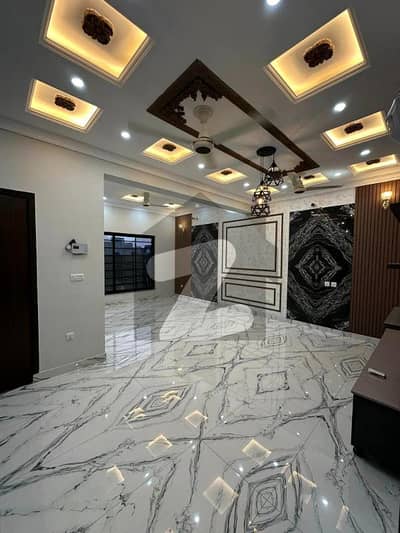 پارک ویو سٹی لاہور میں 4 کمروں کا 5 مرلہ مکان 1.55 کروڑ میں برائے فروخت۔ پارک ویو سٹی لاہور میں 4 کمروں کا 5 مرلہ مکان 1.55 کروڑ میں برائے فروخت۔