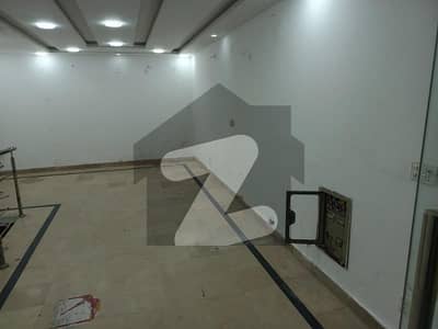 ڈی ایچ اے فیز 4 ڈیفنس (ڈی ایچ اے),لاہور میں 2 مرلہ Studio دکان 70.0 ہزار میں کرایہ پر دستیاب ہے۔