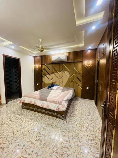 10 MARLA LUXURY HOUSE WITH SWIMMING POOL FOR SALE ON MAIN BOULEVARD BAHRIA TOWN LAHORE