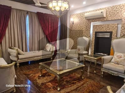 ویلینشیاء ۔ بلاک اے ویلینشیاء ہاؤسنگ سوسائٹی,لاہور میں 5 کمروں کا 1 کنال مکان 6.25 کروڑ میں برائے فروخت۔ ویلینشیاء ۔ بلاک اے ویلینشیاء ہاؤسنگ سوسائٹی,لاہور میں 5 کمروں کا 1 کنال مکان 6.25 کروڑ میں برائے فروخت۔