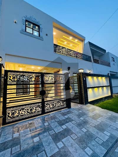 بش ایگزیکٹو ولاز ملتان میں 4 کمروں کا 5 مرلہ مکان 1.65 کروڑ میں برائے فروخت۔ بش ایگزیکٹو ولاز ملتان میں 4 کمروں کا 5 مرلہ مکان 1.65 کروڑ میں برائے فروخت۔