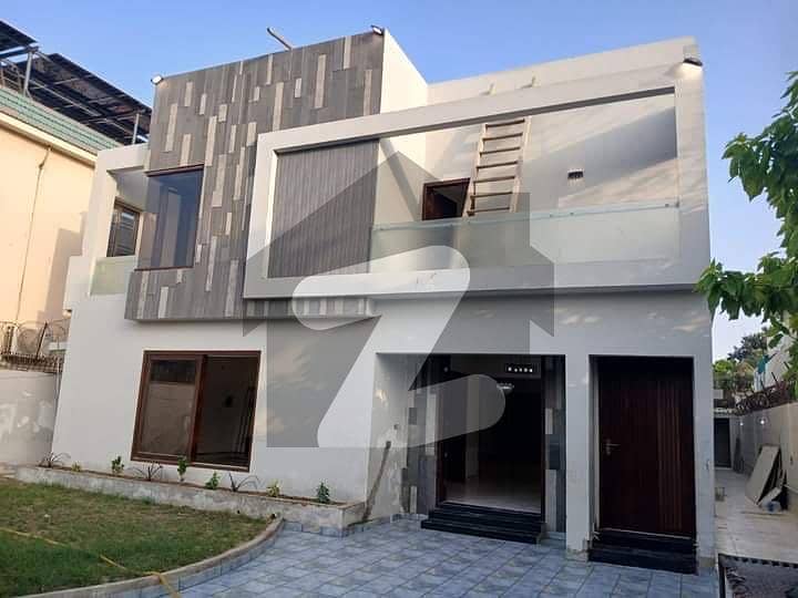 Luxury Brand new Bungalow on Khayaban-e-behria