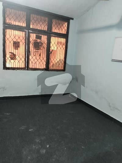 700 SQ FT FLAT FOR RENT WITH 3 BED ROOM IN ALLAMA IQBAL TOWN